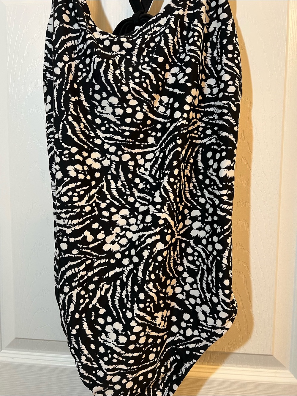 🦋 Hurley Black and White One-Piece Swimsuit size xlarge - Picture 3 of 6